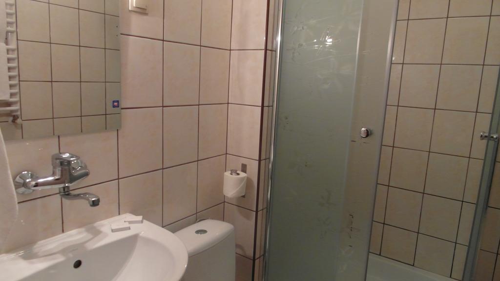 Hotel Julianow Warschau Kamer foto