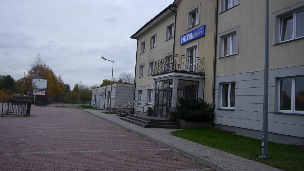 Hotel Julianow Warschau Buitenkant foto
